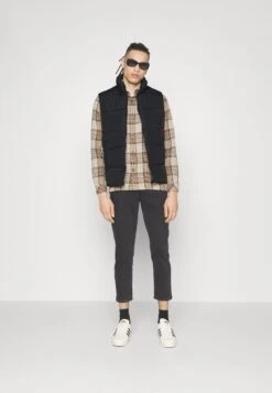 Jack & Jones Jjchili Spring Bodywarmer - Bodywarmer - Black 15 Jack & Jones Jjchili Spring Bodywarmer - Bodywarmer - Black -Jack & Jones Verkoopwinkel 104bcbbb6e874ed290d7d1fbc10f7fd8