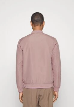 Jack & Jones Jjeroy Jacket - Bomberjacks - Deauville Mauve 8 Jack & Jones Jjeroy Jacket - Bomberjacks - Deauville Mauve -Jack & Jones Verkoopwinkel 19f301aabac04dd78a29224d069b3c66
