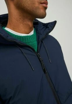 Jack & Jones Lange- Winterjas - Navy Blazer 11 Jack & Jones Lange- Winterjas - Navy Blazer -Jack & Jones Verkoopwinkel 1e8d15bd5e6946b1a58ed4b72e86bbeb