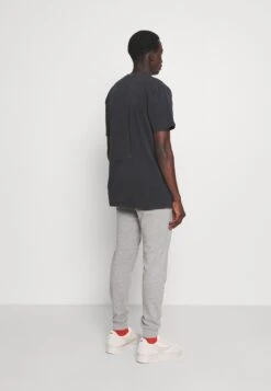 Jack & Jones Jjigordon Jjshark Pants 2 Pack - Trainingsbroek - Navy Blazer 9 Jack & Jones Jjigordon Jjshark Pants 2 Pack - Trainingsbroek - Navy Blazer -Jack & Jones Verkoopwinkel 331bb10727aa46118e30b76c0601628e