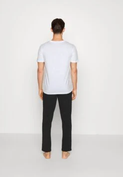 Jack & Jones Jacwilliam Tee And Pants - Pyjama - White/Black -Jack & Jones Verkoopwinkel 3531b1bdf0fb4a308a2ef76c6f3b672c