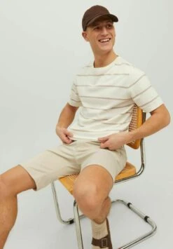 Jack & Jones Regular Fit Mit Stretch-Anteil Modell 'Phil' - Shorts - Oatmeal -Jack & Jones Verkoopwinkel 37091caa5a52489e8d91b39142840b1a