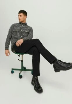 Jack & Jones Clark Original- Straight Leg Jeans - Black Denim 13 Jack & Jones Clark Original- Straight Leg Jeans - Black Denim -Jack & Jones Verkoopwinkel 423bd0df7dc44bd29316ae98d96aaf98