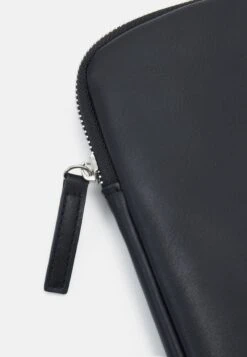 Jack & Jones JacjayLaptop Cover Unisex - Laptoptas - Black -Jack & Jones Verkoopwinkel 4e672d57d1d241a59dd46642eea6ba24