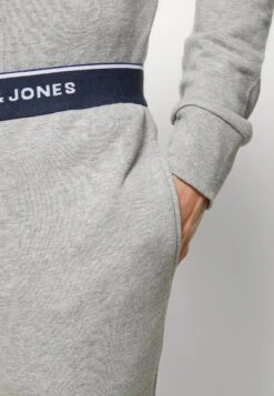 Jack & Jones Jaclounge - Pyjama - Light Grey Melange 17 Jack & Jones Jaclounge - Pyjama - Light Grey Melange -Jack & Jones Verkoopwinkel 766a448fe5b041b28c47d582d7cd5d1c