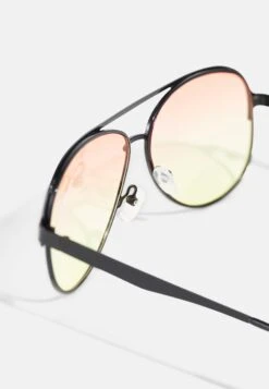 Jack & Jones Jacpilot Sunglasses Unisex - Zonnebril - Black/Orange/Yellow -Jack & Jones Verkoopwinkel 78a1fe31f5e44fbabc3739b31419f79f