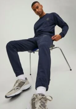 Jack & Jones Jpstwill Jjfilo - Trainingsbroek - Navy Blazer 12 Jack & Jones Jpstwill Jjfilo - Trainingsbroek - Navy Blazer -Jack & Jones Verkoopwinkel 7a2552ac30144d628d2fec4766d6e1a7