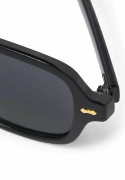 Jack & Jones Klassische - Zonnebril - Black 10 Jack & Jones Klassische - Zonnebril - Black -Jack & Jones Verkoopwinkel 7a63922bfda64484b3104ad5109e35fa