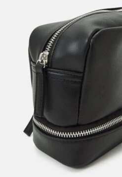 Jack & Jones JacjayToilet Bottom Zip Bag Unisex - Reisaccessoires - Black 9 Jack & Jones JacjayToilet Bottom Zip Bag Unisex - Reisaccessoires - Black -Jack & Jones Verkoopwinkel 8133ce6d8ce7429ead9f203e123172c6