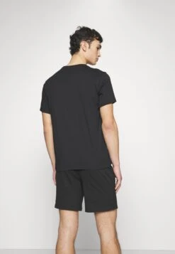 Jack & Jones Jacaaron Ss Tee And Shorts Set - Pyjama - Black 8 Jack & Jones Jacaaron Ss Tee And Shorts Set - Pyjama - Black -Jack & Jones Verkoopwinkel 8c480c404dfc4ef7ba19fa07fb940fd4