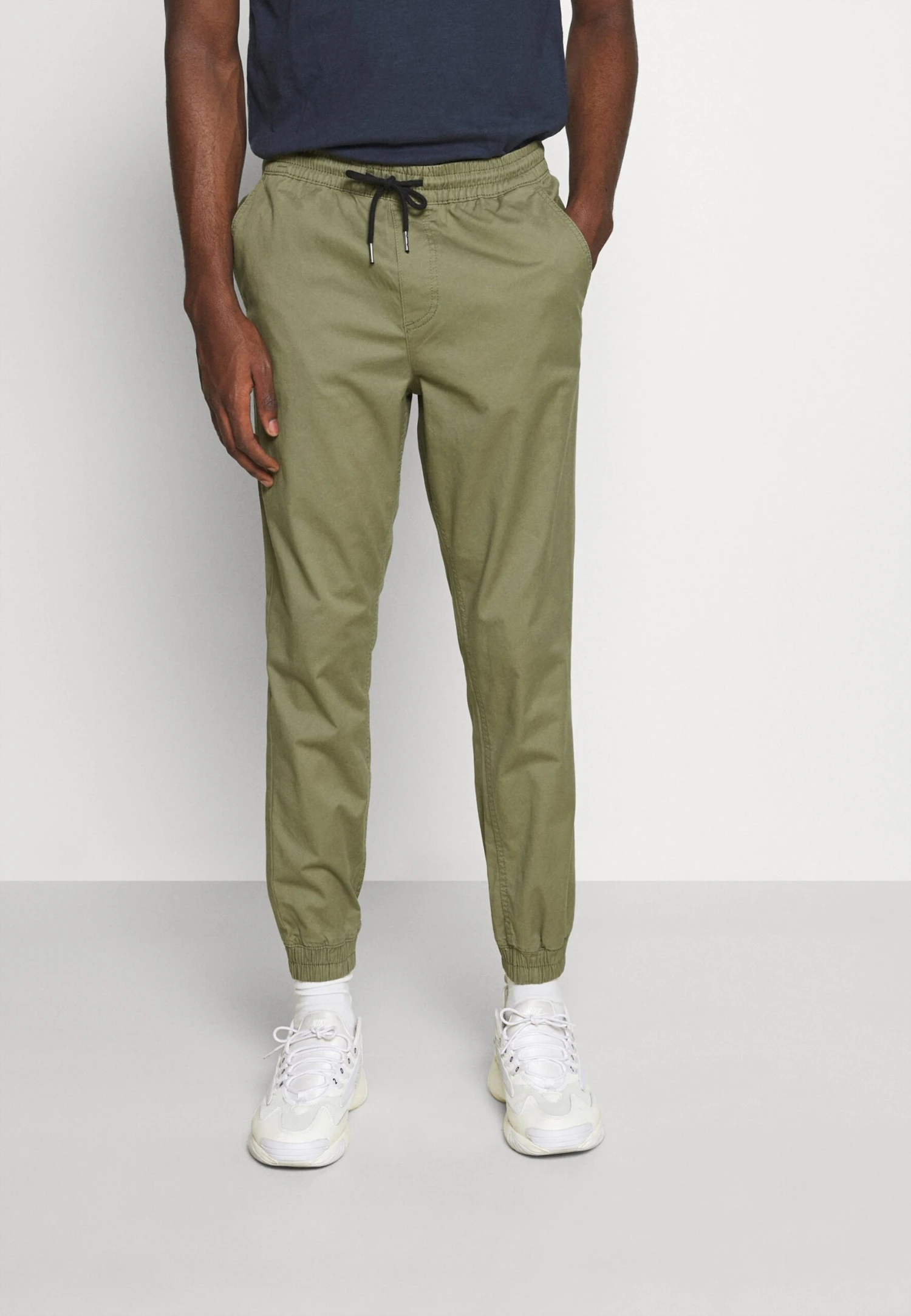 Jack & Jones Jjigordon Jjlane - Trainingsbroek - Deep Lichen Green 1 Jack & Jones Jjigordon Jjlane - Trainingsbroek - Deep Lichen Green