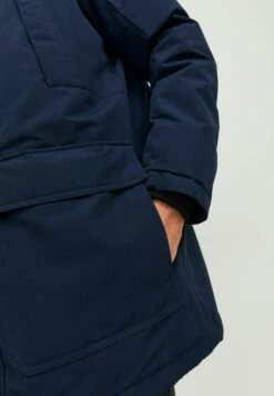 Jack & Jones Gefütterte - Winterjas - Navy Blazer 12 Jack & Jones Gefütterte - Winterjas - Navy Blazer -Jack & Jones Verkoopwinkel bd621f7f8671497e879274b817d5cfe4