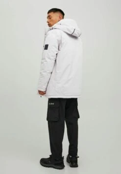 Jack & Jones Klassischer - Winterjas - High Rise 9 Jack & Jones Klassischer - Winterjas - High Rise -Jack & Jones Verkoopwinkel d3495a27e3a04e50998d609d56c9af55