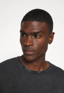 Jack & Jones Jjeleo Crew Neck Noos - Trui - Caviar 9 Jack & Jones Jjeleo Crew Neck Noos - Trui - Caviar -Jack & Jones Verkoopwinkel e2aeb9b8cb4d4161a4b2e7fc3125d92a