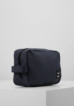 Jack & Jones Jacpete Toiletry Bag - Toilettas - Navy Blazer 10 Jack & Jones Jacpete Toiletry Bag - Toilettas - Navy Blazer -Jack & Jones Verkoopwinkel ea0e7390a5c84fec87510c6942ebf180