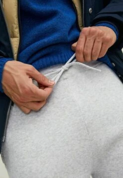 Jack & Jones Kane Keegan - Trainingsbroek - Light Grey Melange 11 Jack & Jones Kane Keegan - Trainingsbroek - Light Grey Melange -Jack & Jones Verkoopwinkel f32f0c378dce45448d514f607488582c